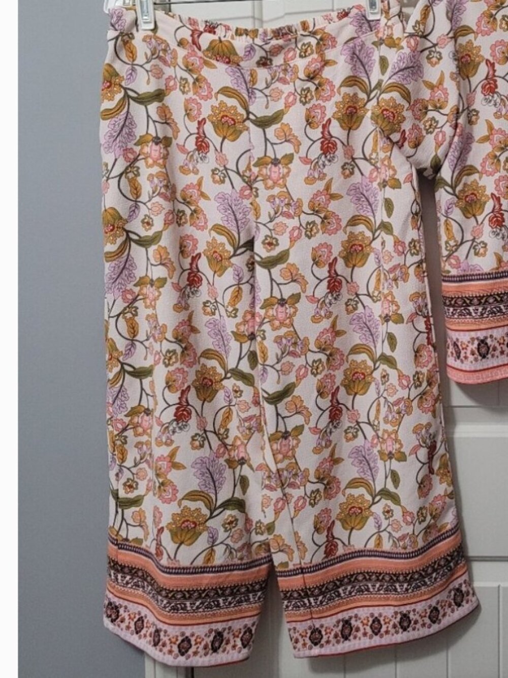 Boho Floral Pants Womens Med. Eyeshadow brand Hippie
